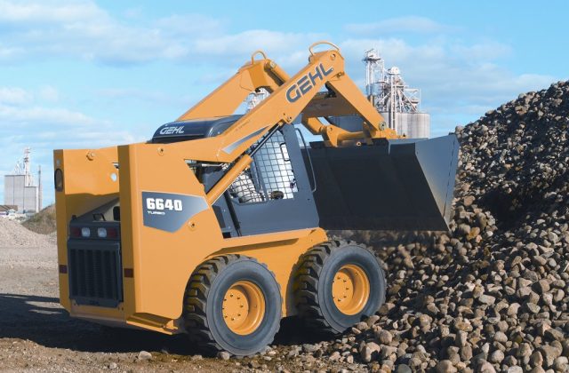 Мини-погрузчик GEHL SL 6640